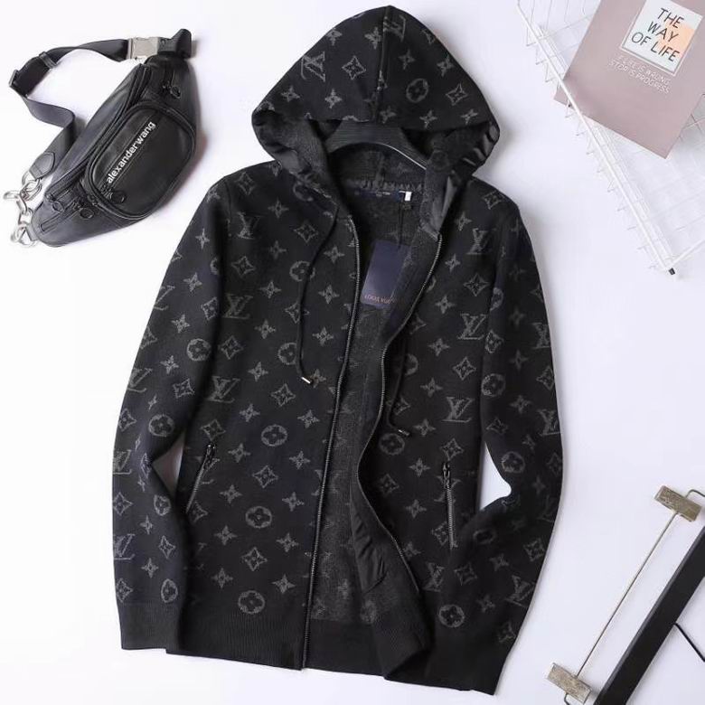 LV Sweater-018